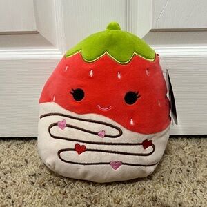 💗 Squishmallows - 8” Scarlet Strawberry Covered in Chocolate Plush